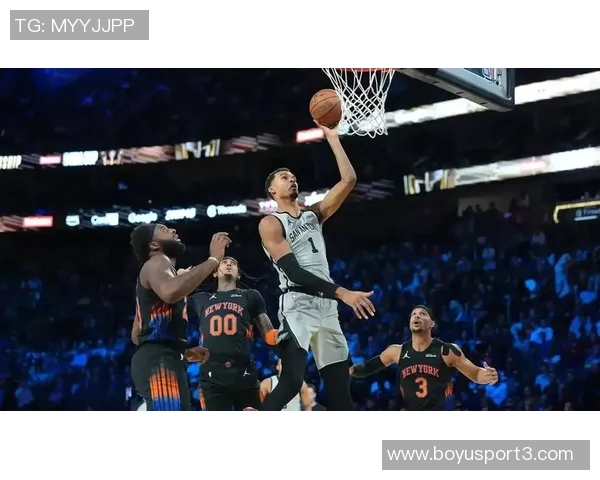 文班在移动中接球威胁显著马刺应加强战术调整以提升进攻效率